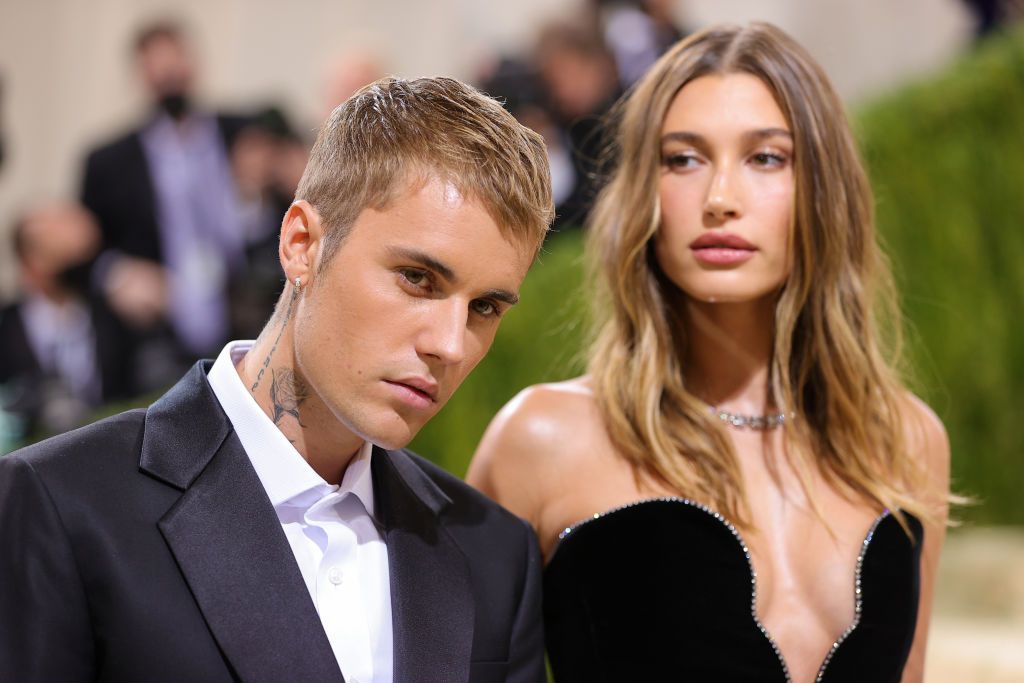 PRO TV - Hailey Bieber, apariție provocatoare în costum de baie! Cât de