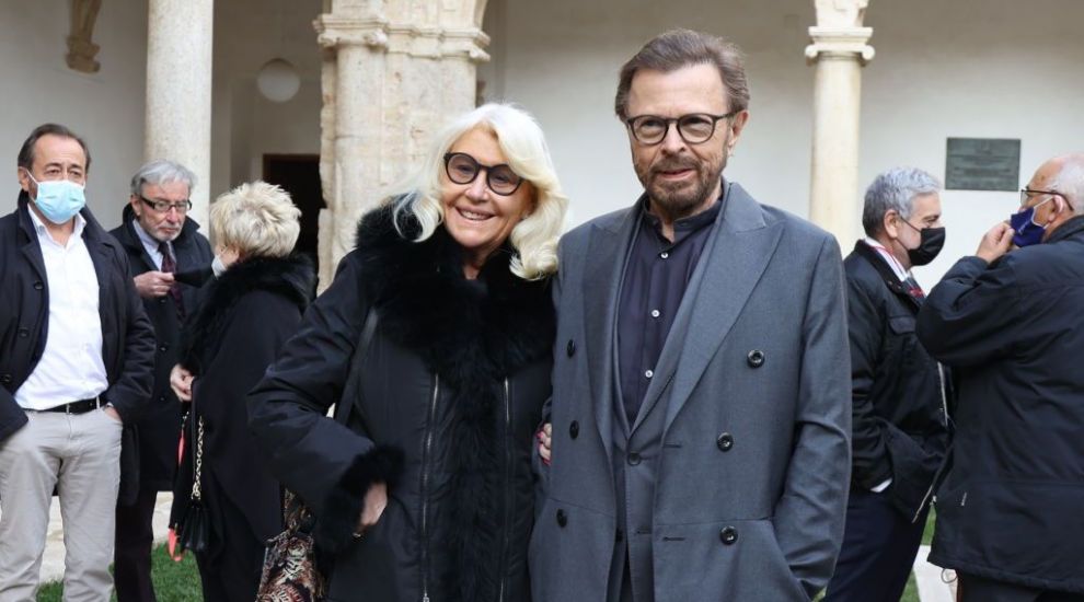 
	Björn Ulvaeus, solistul trupei ABBA, a divorțat de soția lui, Lena, după 41 de ani de mariaj
