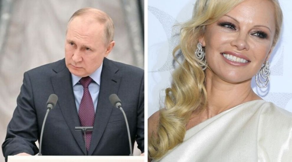 
	Legătura dintre Pamela Anderson și Vladimir Putin. Ce i-a cerut actrița președintelui rus
