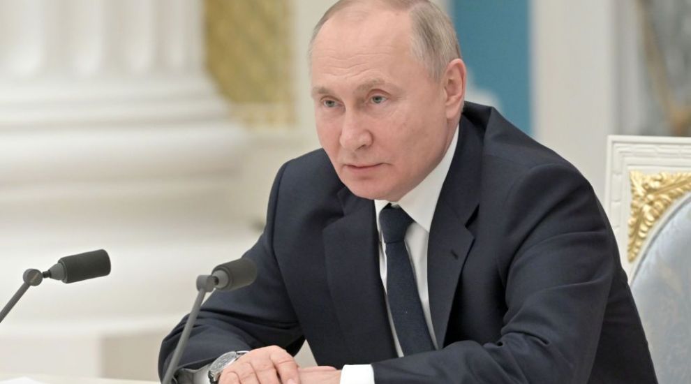 
	Vladimir Putin, acuzat că și-a înscenat ultima apariție TV
