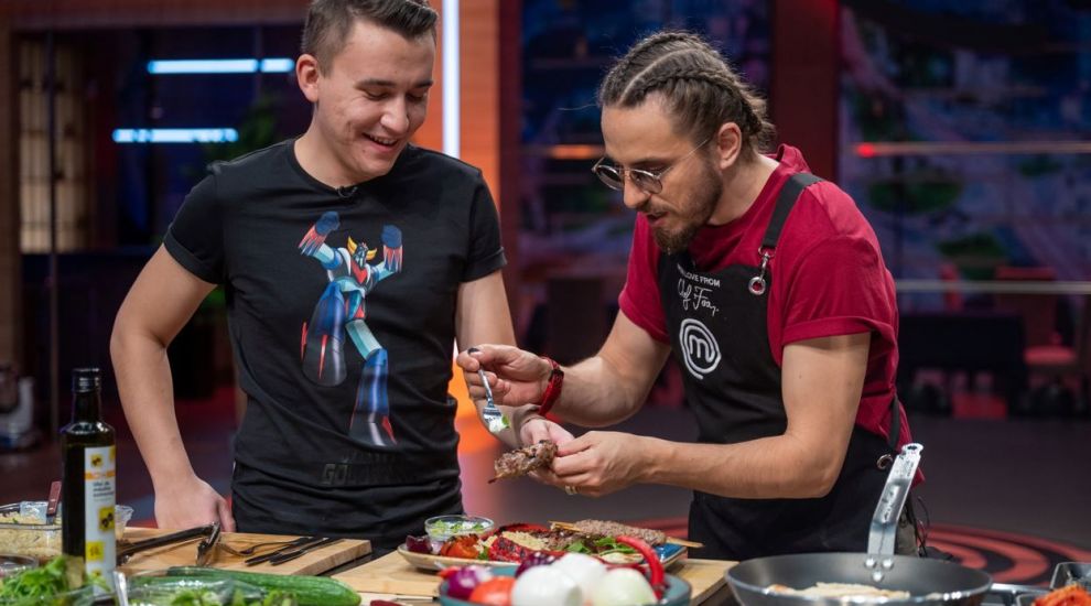 
	Chef Foa și Alex Daragiu vor face furori printre ingrediente, în noua ediție Chef de MasterChef
