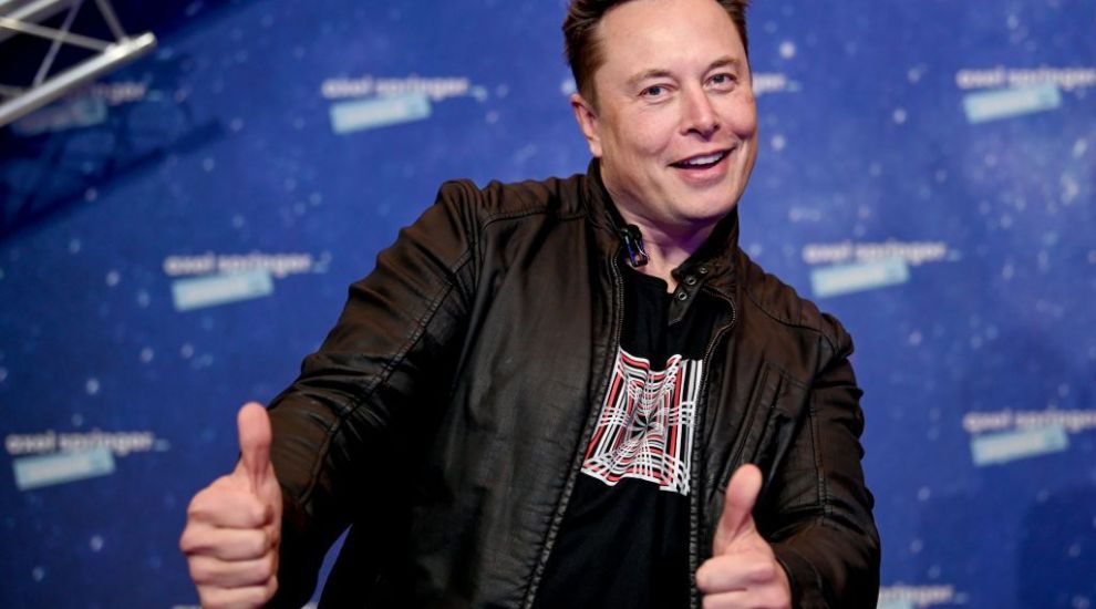 
	După Twitter, miliardarul Elon Musk vrea să cumpere și Coca-Cola pentru &bdquo;a pune cocaina înapoi în băutură&rdquo;
