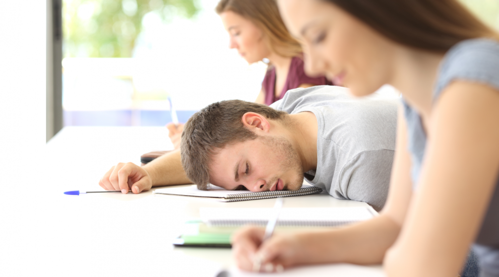 Cum să reduci stresul din sala de examen în trei pași simpli