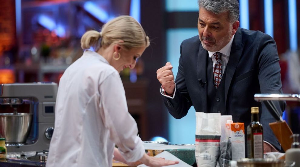 
	Cum au jurizat chefii felul principal gătit de Gabriela Dima în finala MasterChef
