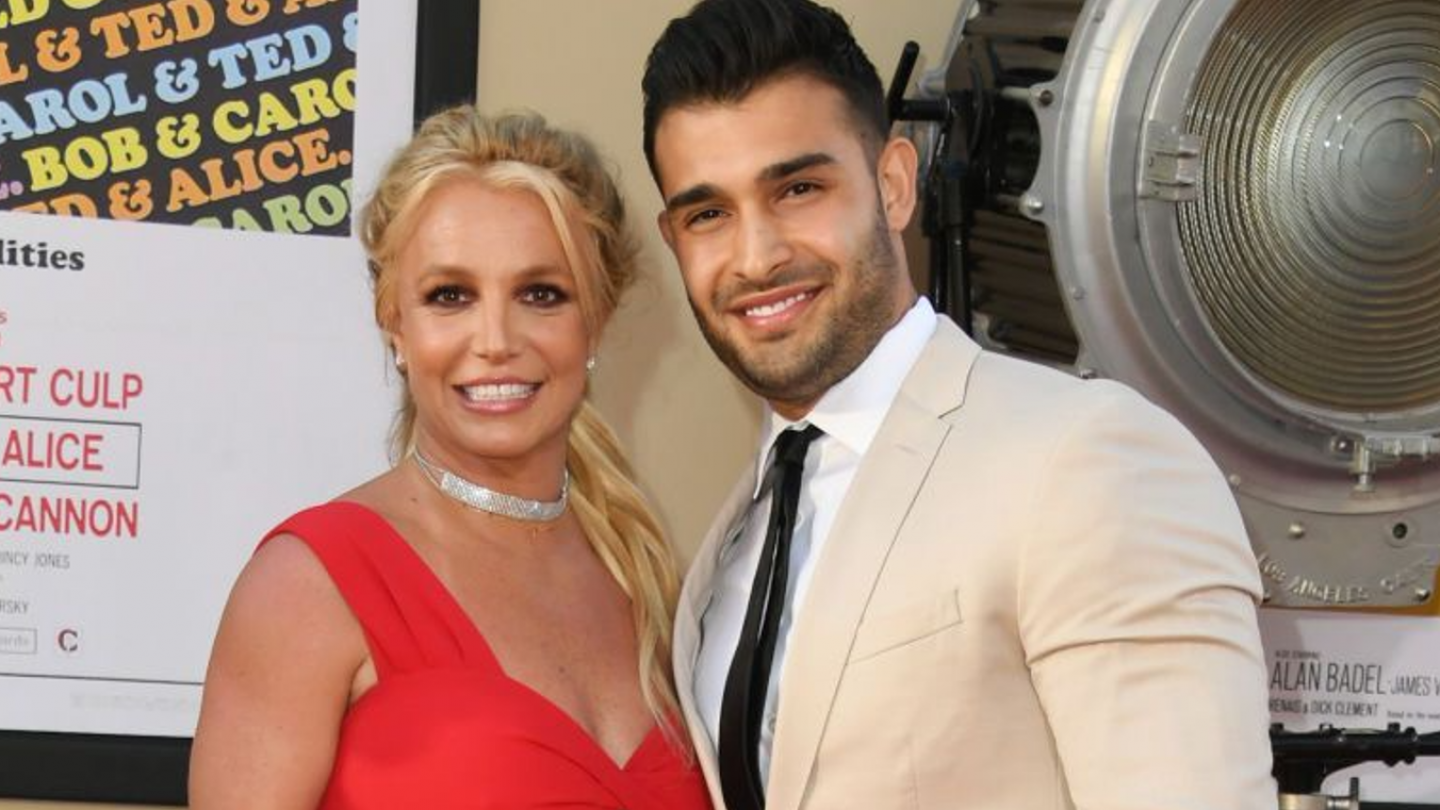 PRO TV - Britney Spears se mărită cu Sam Asghari în cadrul unei ...