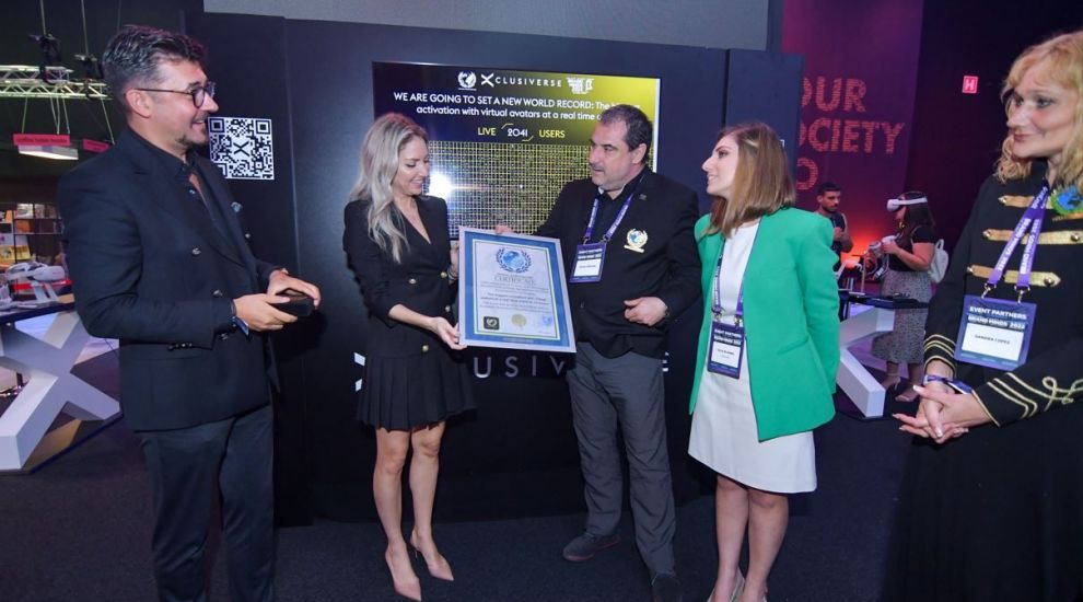 
	XCLUSIVERSE a stabilit la BRAND MINDS primul record mondial între lumea reală și cea virtuală
