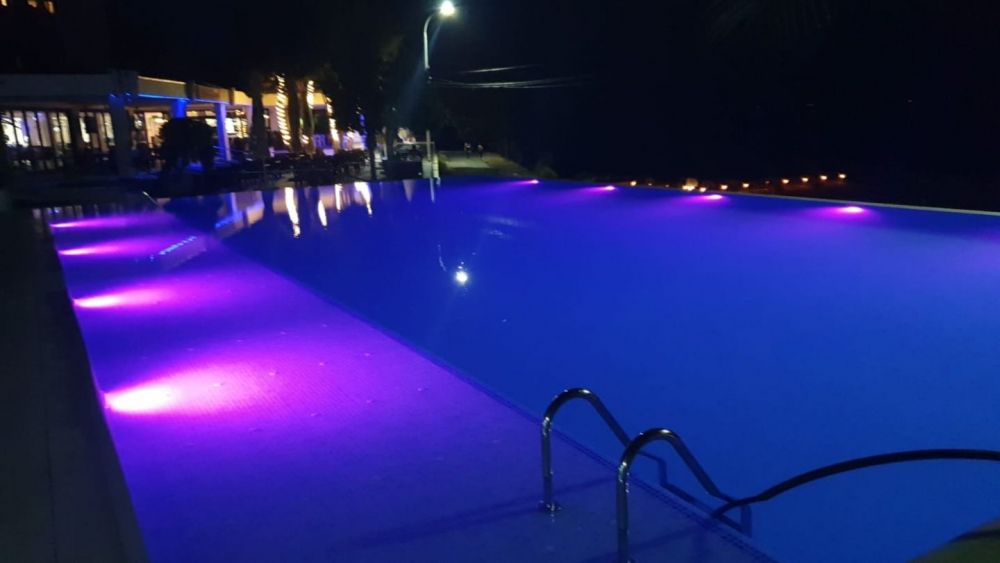 PRO TV – Πόσο κοστίζει η διαμονή στο ξενοδοχείο Borcea στο Olimp;  Η πισίνα υπερχείλισης είναι η μοναδική στο είδος της στη χώρα!  φωτογραφία