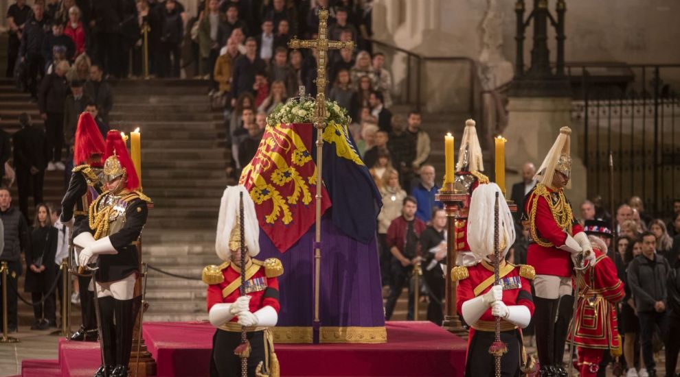 
	Funeraliile Reginei Elisabeta a II-a vor fi transmise LIVE în cadrul unei ediții speciale Știrile PRO TV
