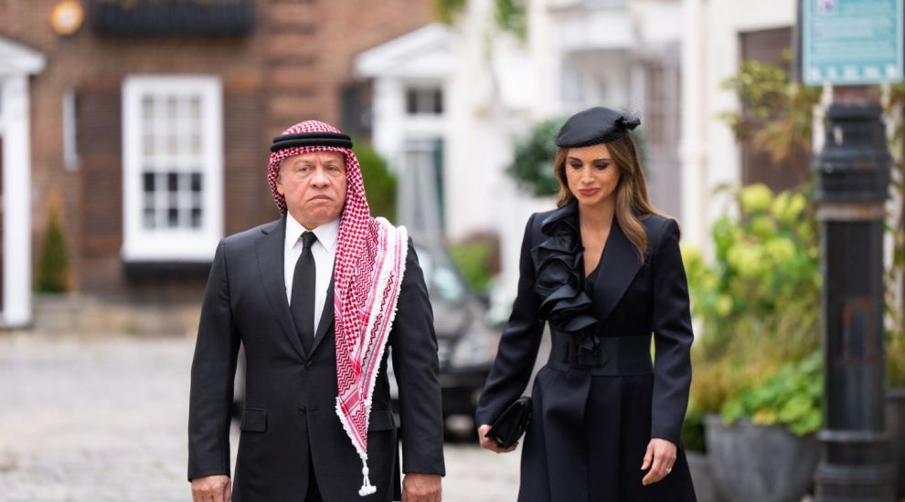 
	Ce semnificație are pentru regina Rania a Iordaniei ținuta purtată la funeraliile reginei Elisabeta a II-a
