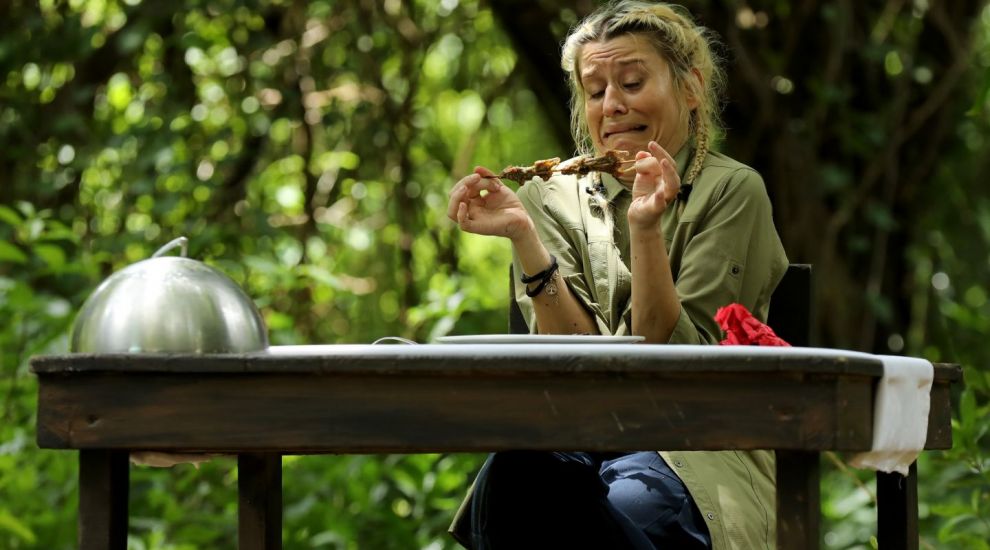 
	Anisia Gafton, servită cu un meniu de junglă la &bdquo;Sunt celebru, scoate-mă de aici!&rdquo;: cremă de gândaci și frigărui de șoricei
