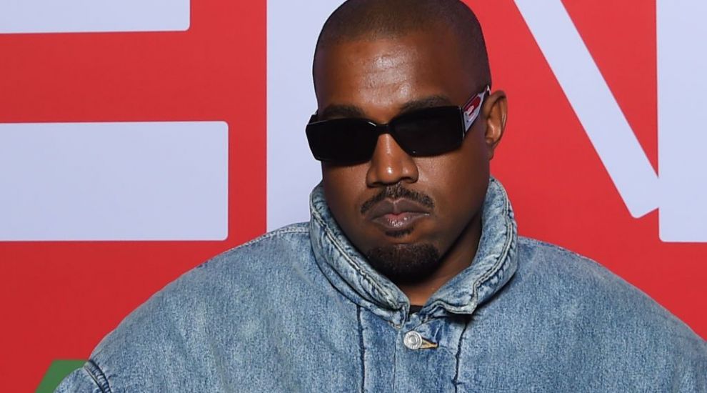 
	Gafele lui Kanye West care l-au transformat într-o vedetă indezirabilă. Cum a decăzut artistul
