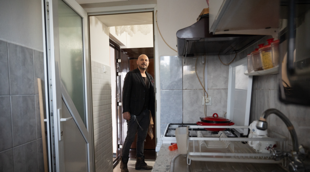 
	VIDEO Apartamentul lui Andrei Ionescu este afectat de mucegai și igrasie
