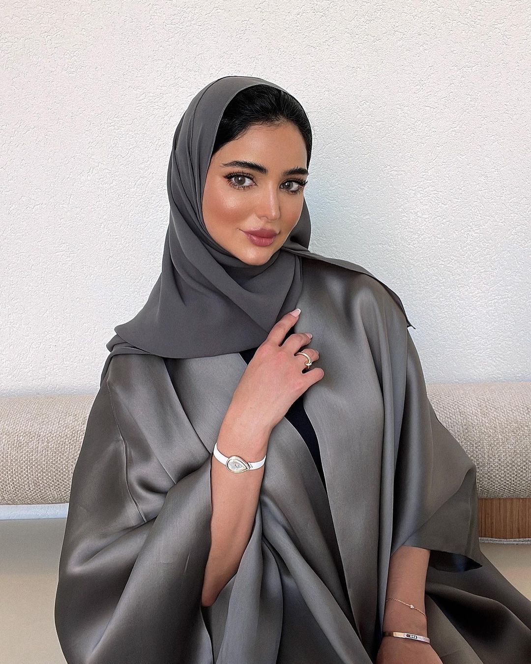 PRO TV - Frumusețile din lumea arabă. Influencerițele din Qatar își  etalează pe Instagram stilul de viață opulent