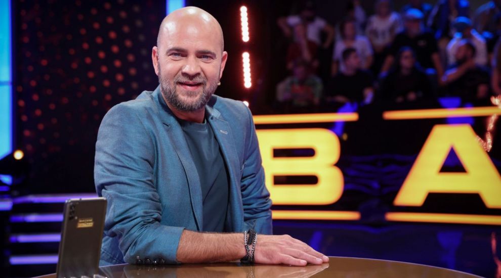 
	Din 12 decembrie, Cosmin Seleși le aduce telespectatorilor un show de neratat: Batem palma?
