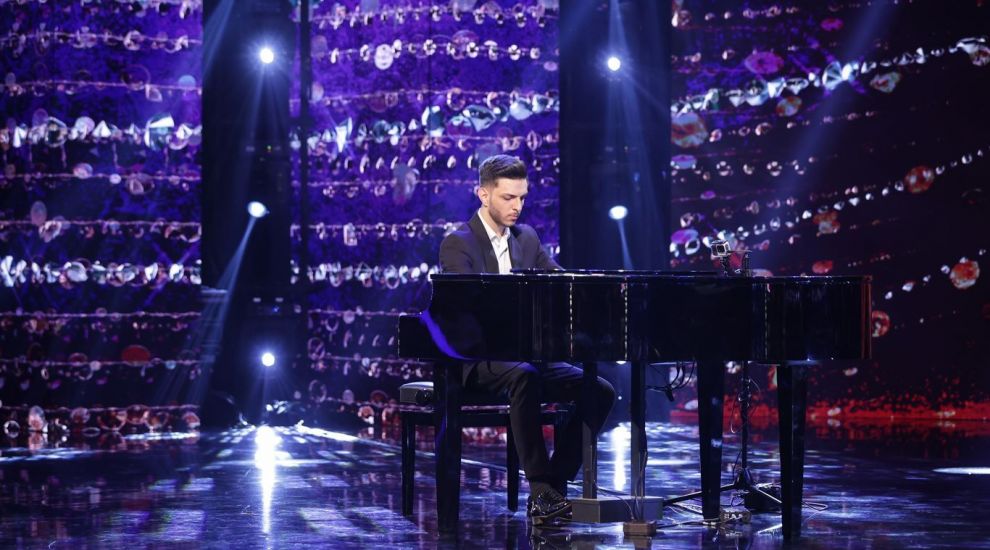 
	Românii au talent 2023: Albert Gugulan, aplaudat în picioare pentru interpretarea magistrală la pian: &quot;E un fenomen!&quot;
