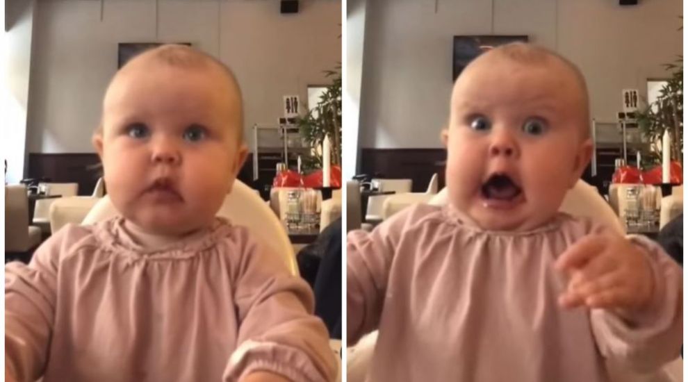
	Reacția genială a unui bebeluș când vede mâncarea. Momentul video a ajuns viral
