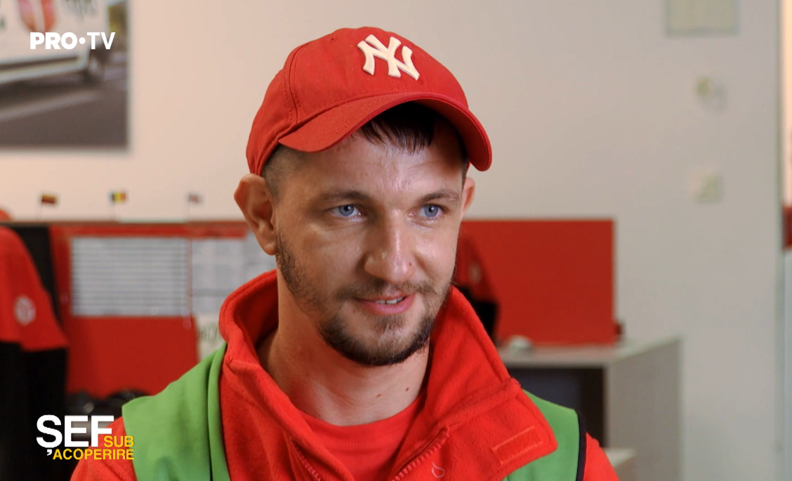 
	VIDEO Claudiu Alecu, tânărul hipoacuzit care îi inspiră pe colegii lui de la DPD România
