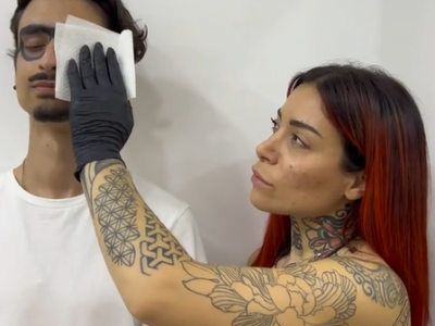 PRO TV – Il tatuaggio più stupido mai realizzato.  Cosa è apparso sul volto di un giovane dopo una seduta in salone