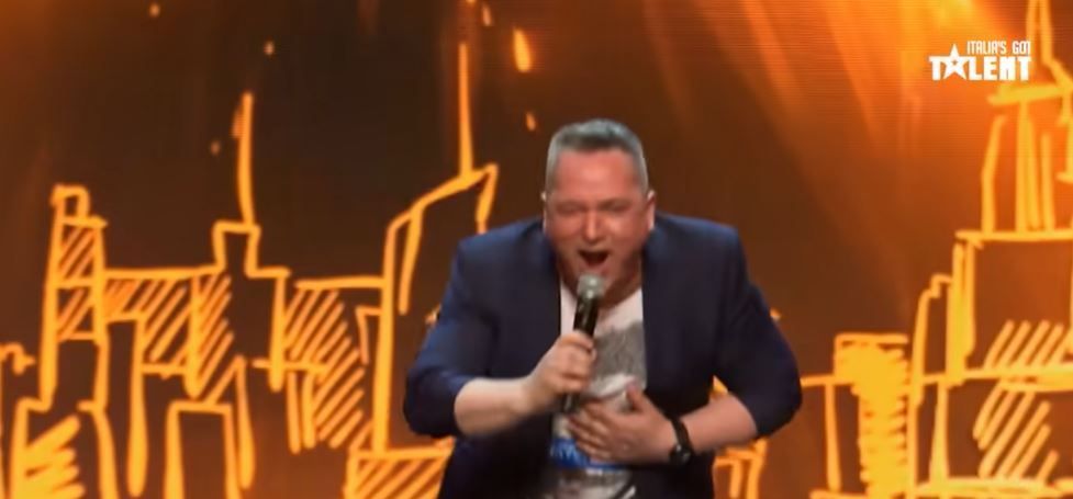 PRO TV – Chi è Tiberiu Cosmin, il rumeno che ha ricevuto il Ronzio d’Oro a “Italia’s Got Talent”