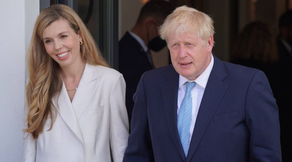 Bona copiilor lui Boris Johnson, dată afară! Cum a fost surprinsă în compania politicianului de către soția acestuia