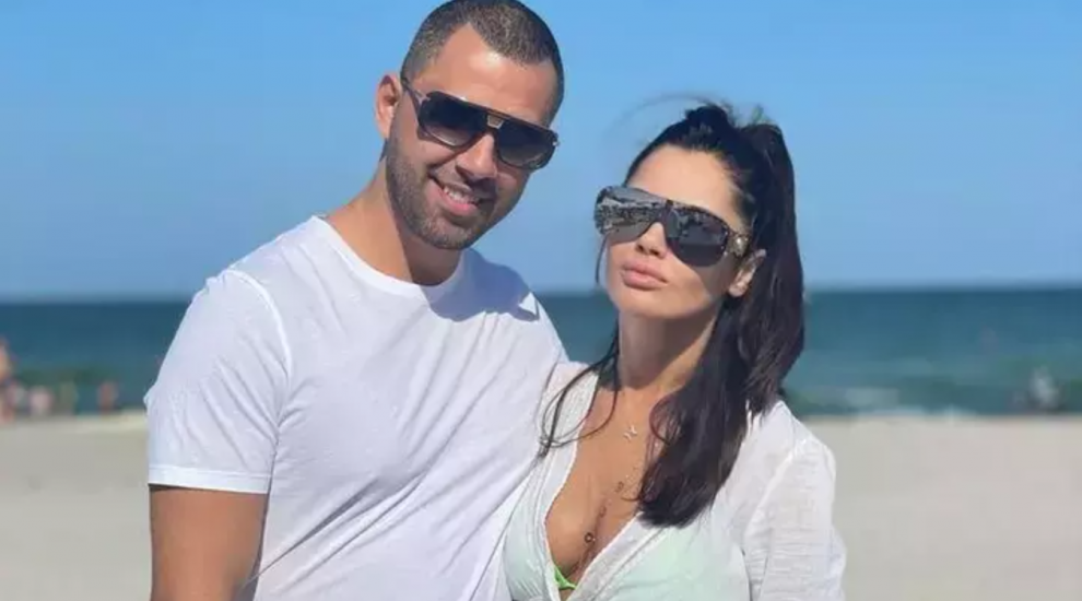 
	Oana Zăvoranu l-a concediat pe Alex Ashraf, înainte de anunțarea divorțului. Acesta era partener la clinica actriței

